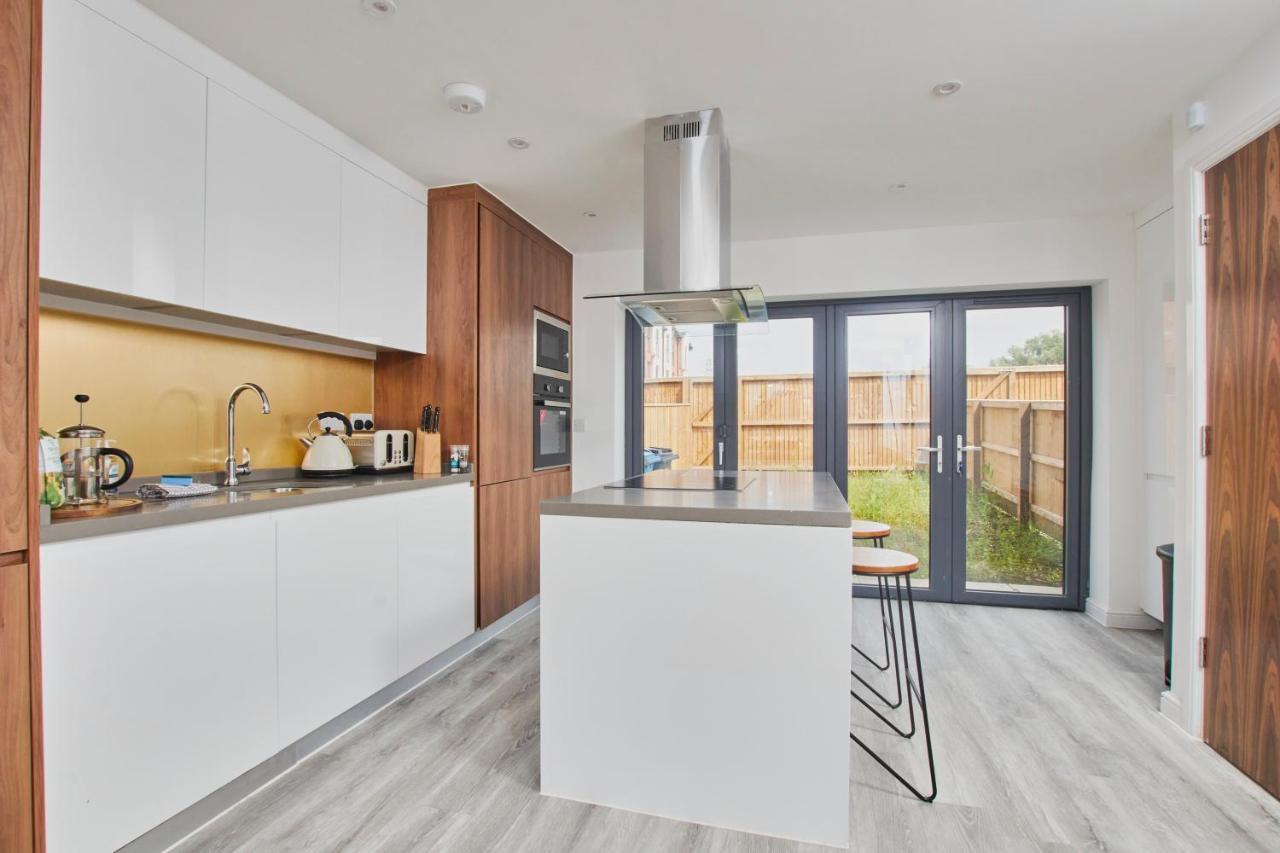 Fabulous 5 Bed House W Parking Manchester Exterior foto