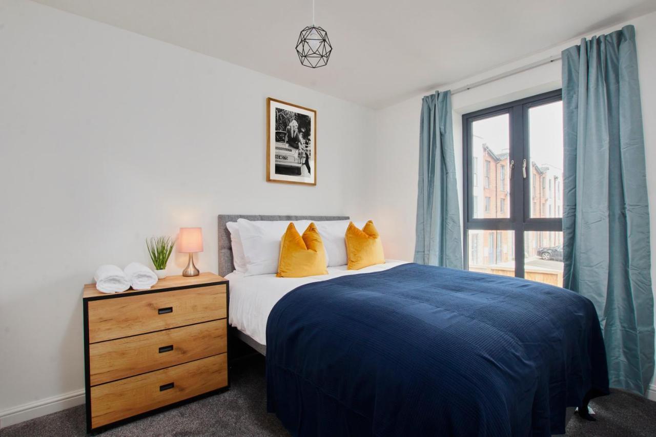 Fabulous 5 Bed House W Parking Manchester Exterior foto